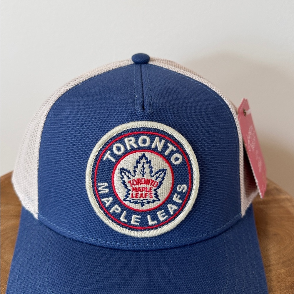 Toronto Maple Leafs Hat - Picture 2 of 6
